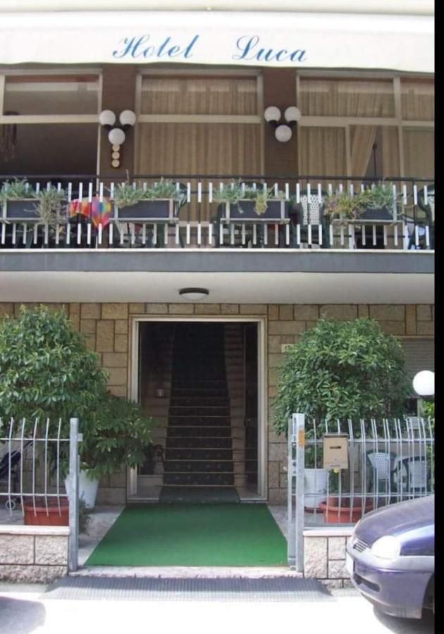 Hotel Luca Римини Экстерьер фото