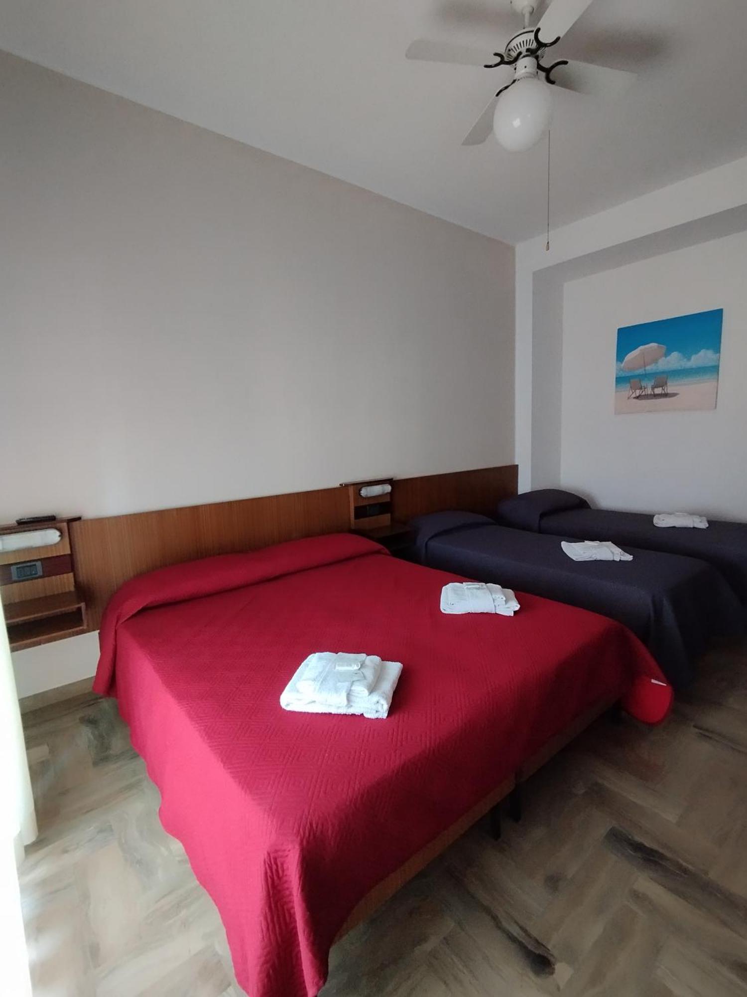 Hotel Luca Римини Экстерьер фото
