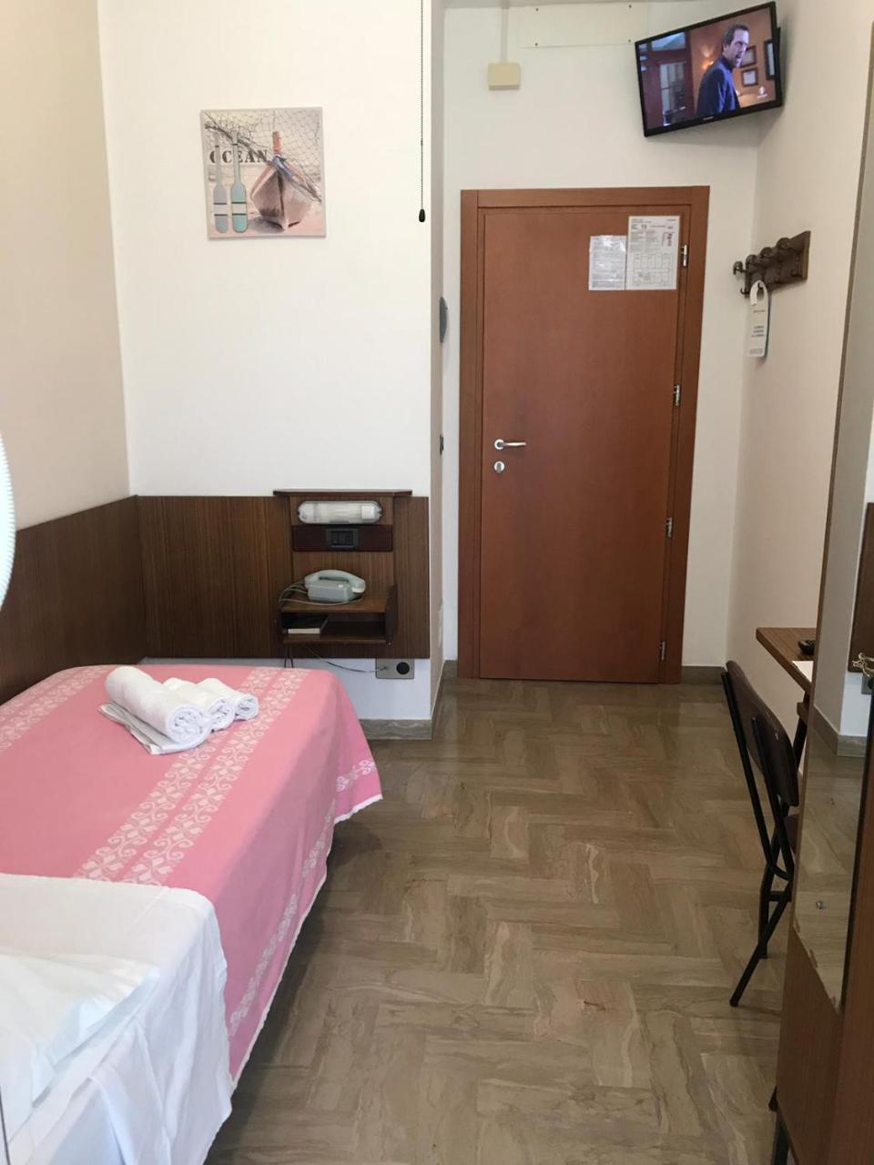Hotel Luca Римини Экстерьер фото
